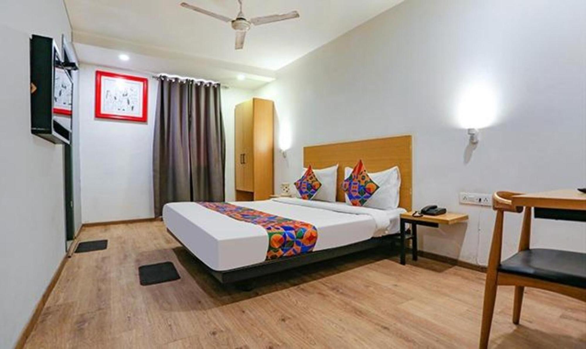 Fabhotel Urban Residency Model Town New Delhi Buitenkant foto
