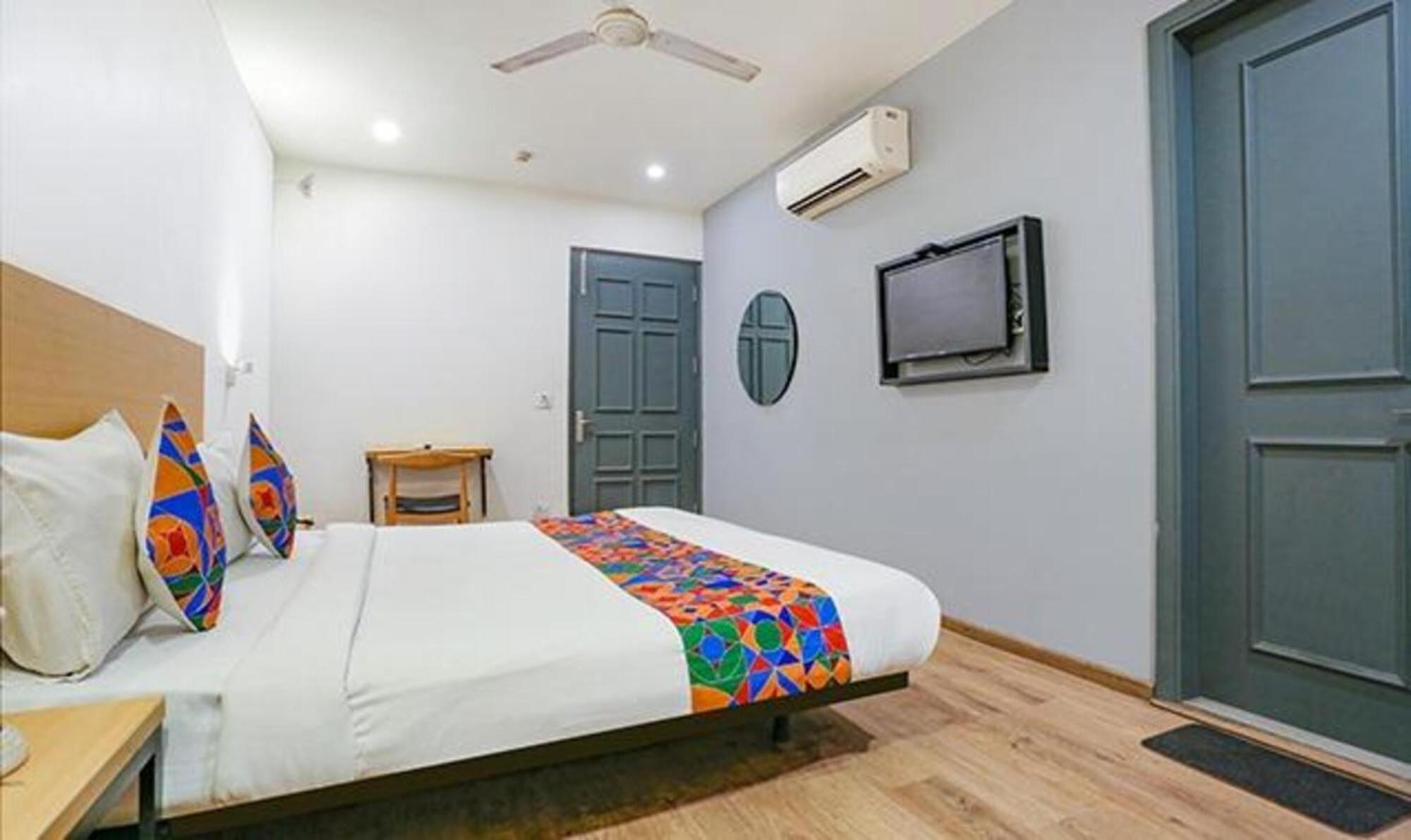 Fabhotel Urban Residency Model Town New Delhi Buitenkant foto
